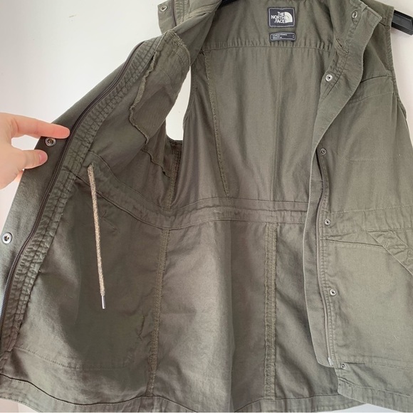 The North Face Woman’s 100% Cotton Olive Green Vest Size Medium - Picture 6 of 16